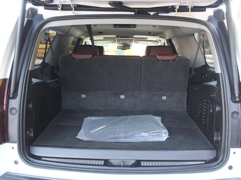 Used 2019 Chevrolet Suburban Premier w/ Premier Plus Edition image 24