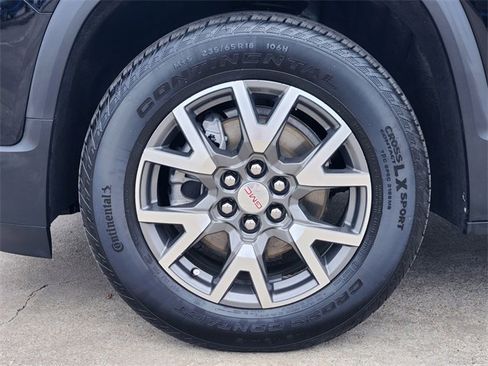 Used 2023 GMC Acadia SLE w/ Driver Convenience Package image 10