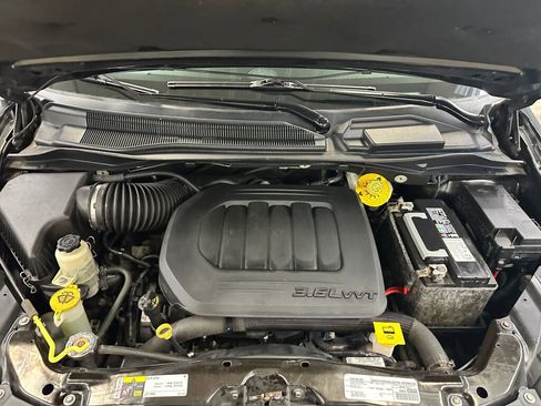 Used 2019 Dodge Grand Caravan SE image 30