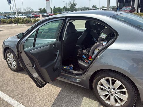 Used 2015 Volkswagen Jetta SE FWD image 15