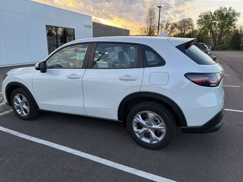 Used 2023 Honda HR-V LX image 2
