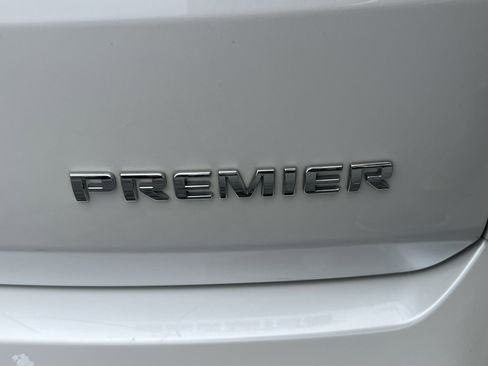 Used 2019 Chevrolet Traverse Premier AWD/4WD image 11