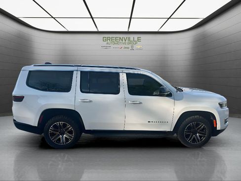 Used 2024 Jeep Wagoneer Series II w/ Flexible Seating Group image 5