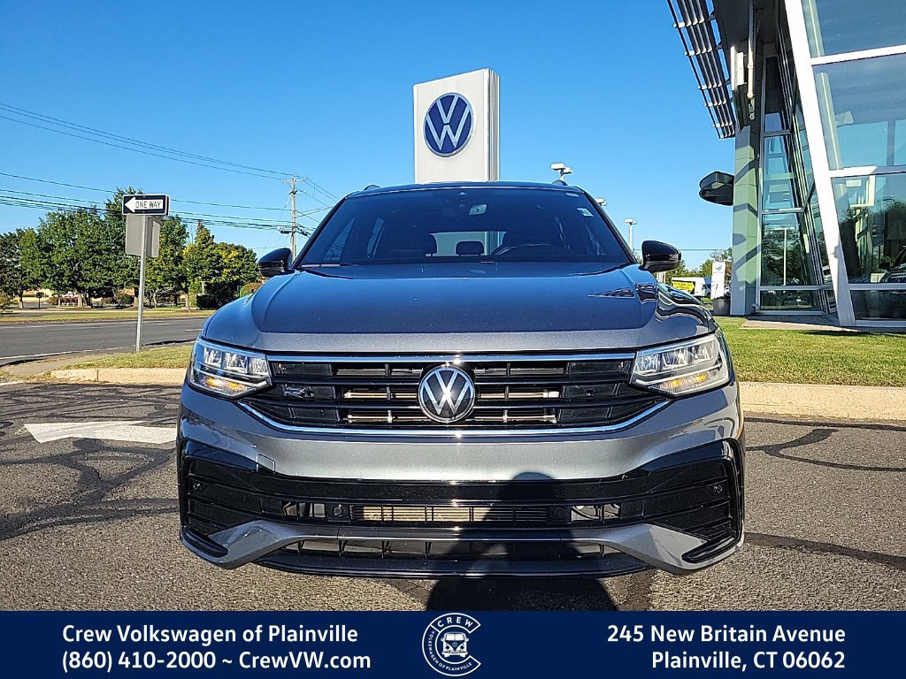 Certified 2024 Volkswagen Tiguan SE R-Line AWD/4WD image 22