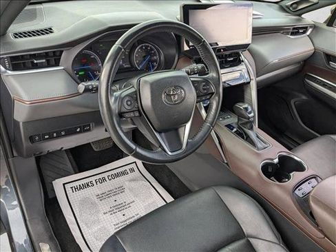 Used 2021 Toyota Venza Limited image 9