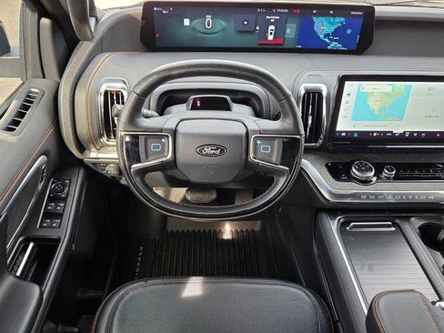 Used 2025 Ford Expedition Tremor AWD/4WD image 16