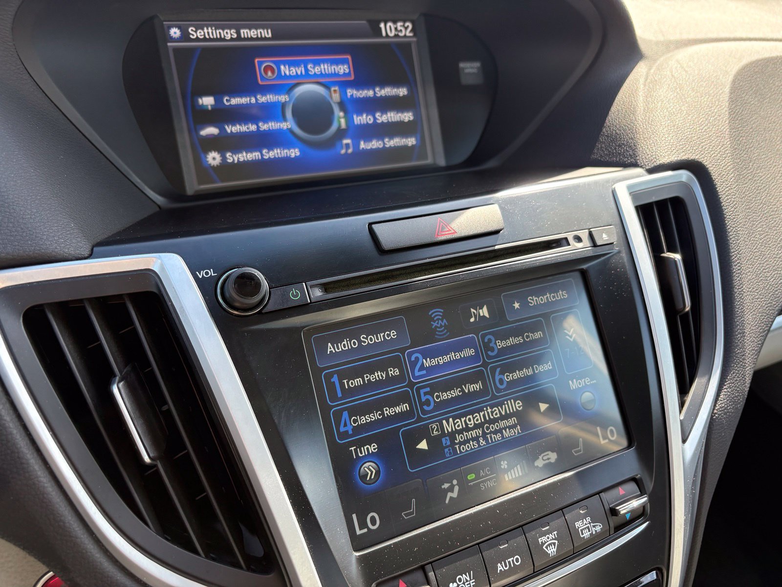 Used 2016 Acura TLX w/ Technology Package FWD image 22