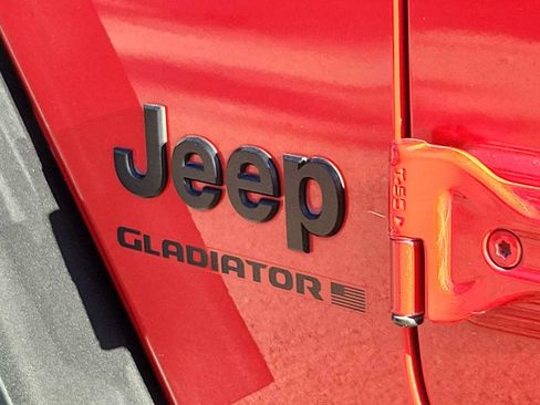 Used 2024 Jeep Gladiator Sport AWD/4WD image 11