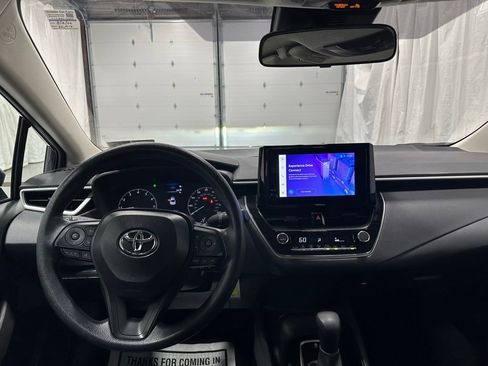 Used 2025 Toyota Corolla LE FWD image 16