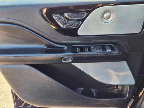 Used 2022 Lincoln Aviator Reserve w/ Equipment Group 201A image 17