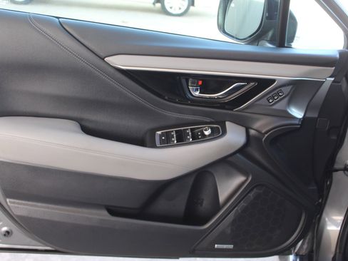 Used 2020 Subaru Outback Limited image 31