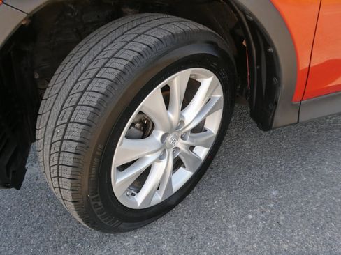 Used 2015 Toyota RAV4 Limited image 32