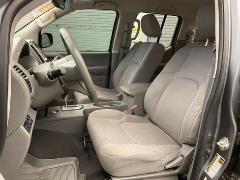 Used 2021 Nissan Frontier SV w/ Midnight Edition Floor Mats AWD/4WD image 19