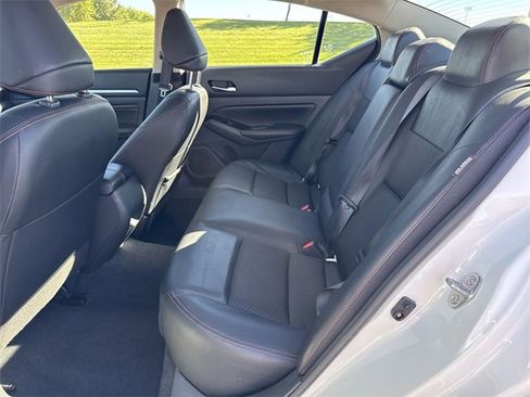 Used 2023 Nissan Altima 2.5 SR image 23