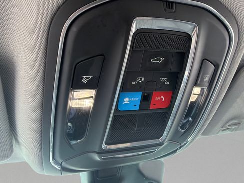 Used 2021 Jeep Grand Cherokee L Laredo w/ Luxury Tech Group I AWD/4WD image 25