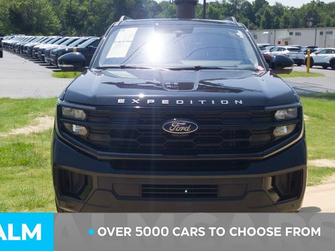 Used 2025 Ford Expedition Max Active AWD/4WD image 2