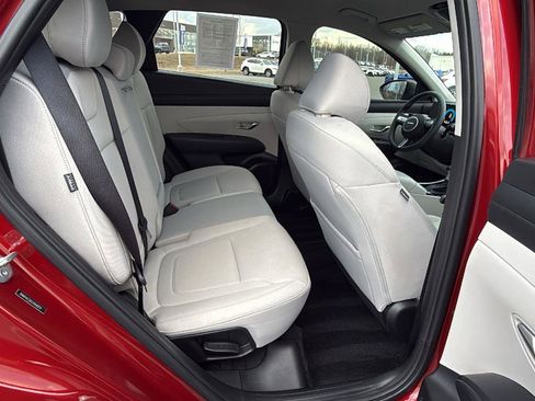 Used 2025 Hyundai Tucson SE image 20