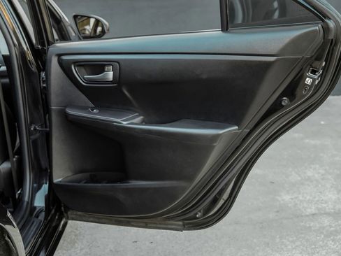 Used 2015 Toyota Camry SE image 47