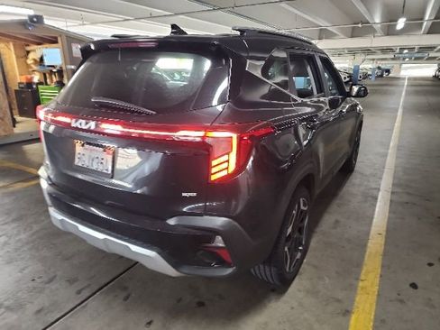 Certified 2024 Kia Seltos SX w/ SX Sunroof Package AWD/4WD image 3