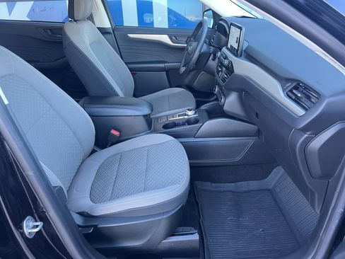 Used 2022 Ford Escape SE w/ SE Sport Appearance Package image 12