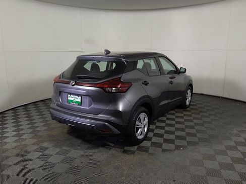 Used 2021 Nissan Kicks S FWD image 7