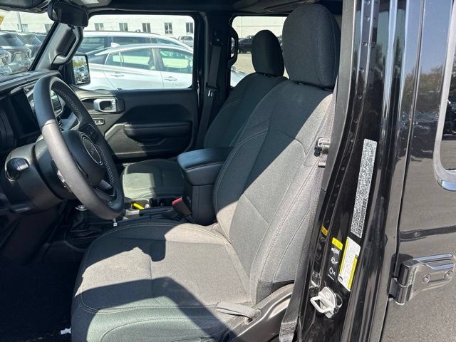 Used 2025 Jeep Wrangler Unlimited Sport AWD/4WD image 10