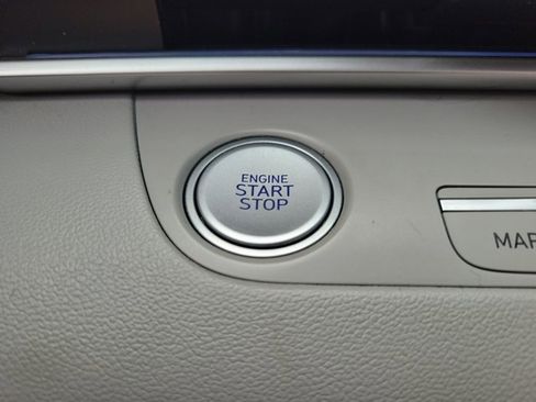 Used 2023 Hyundai Elantra Limited image 16