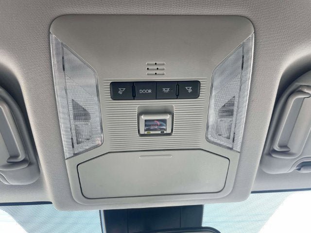 Certified 2025 Toyota RAV4 XLE AWD/4WD image 31