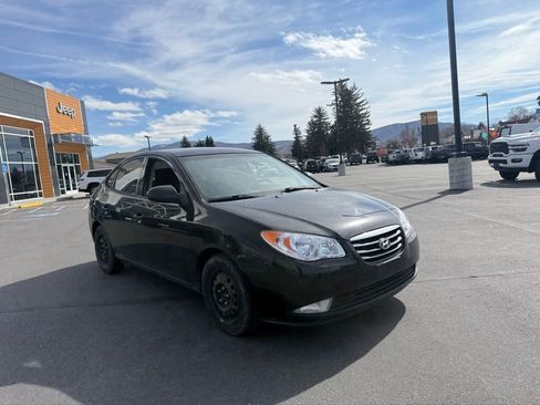 Used 2010 Hyundai Elantra GLS image 2