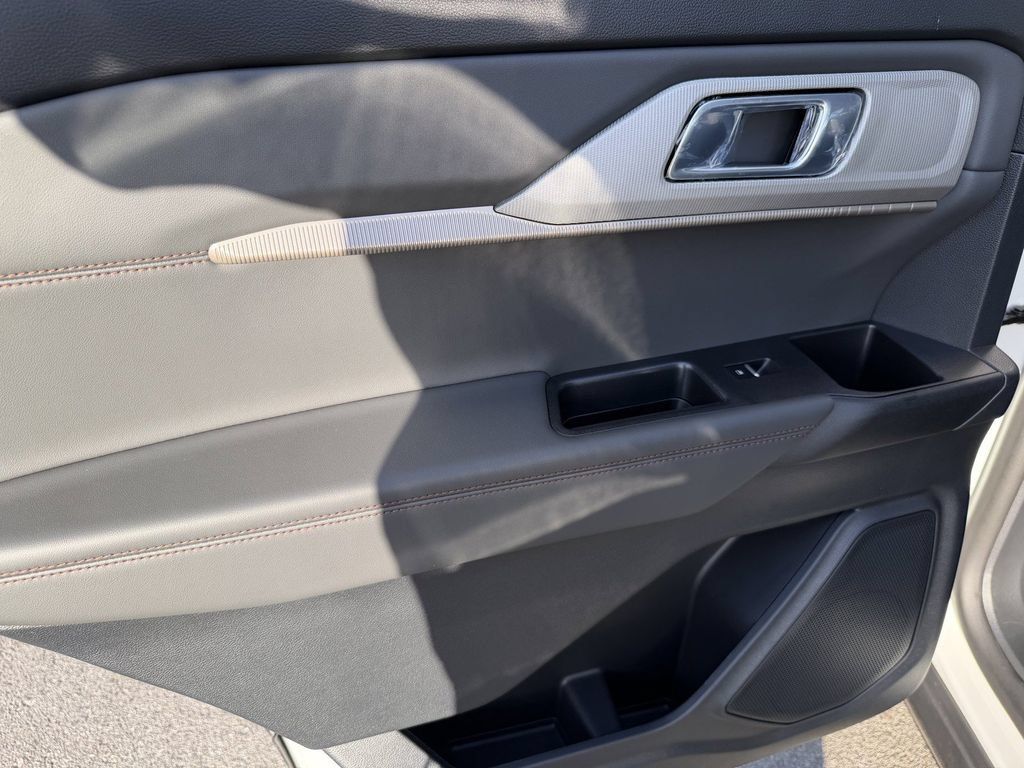 New 2026 Ford Explorer Active w/ Active Comfort Package RWD image 20