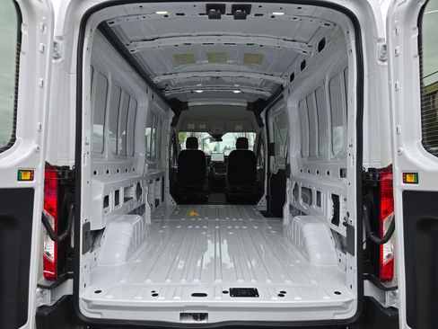 New 2026 Ford Transit 250 148 Medium Roof RWD image 12