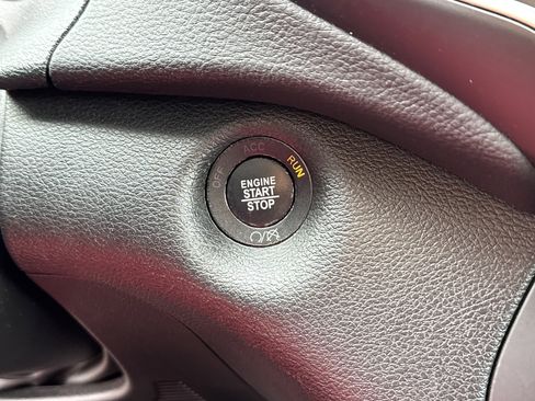 Used 2020 Jeep Cherokee Altitude image 38