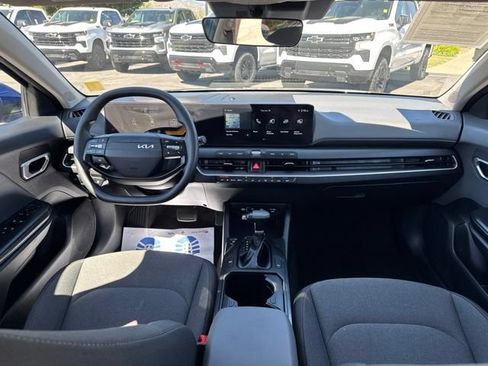 Used 2025 Kia K4 FWD image 12