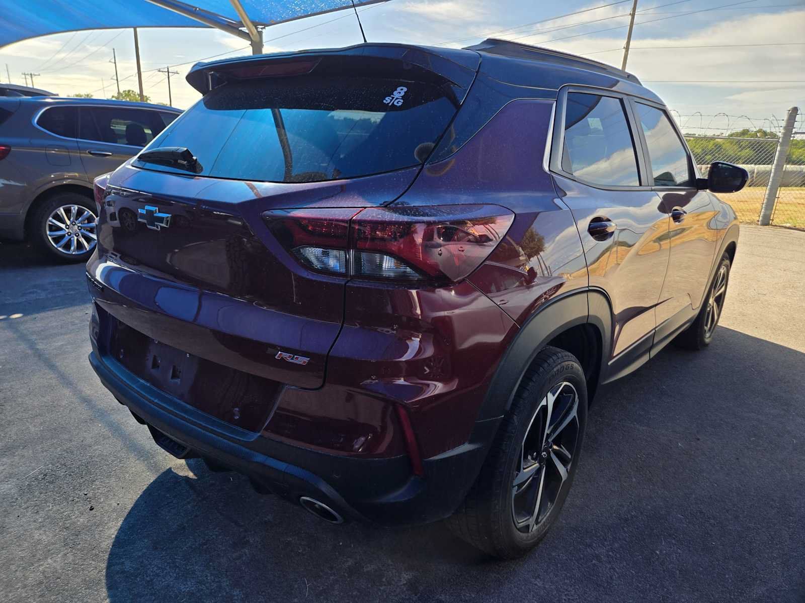 Used 2022 Chevrolet TrailBlazer RS w/ Sun and Liftgate Package FWD image 4