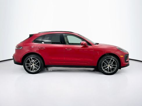 Certified 2026 Porsche Macan AWD/4WD image 8