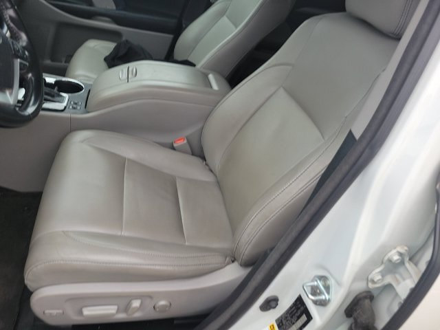 Used 2018 Toyota Highlander XLE AWD/4WD image 18