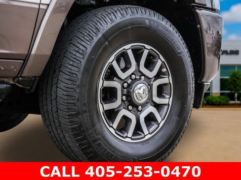 Used 2024 RAM 2500 Limited w/ Safety Group AWD/4WD image 9