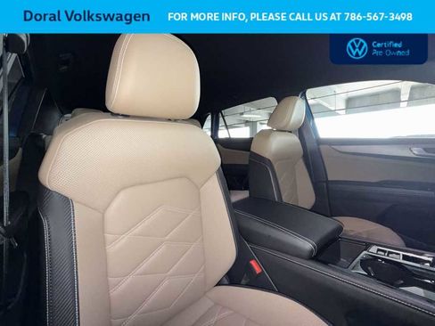 Certified 2024 Volkswagen Atlas Cross Sport SE FWD image 27
