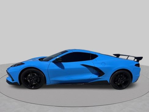 Used 2021 Chevrolet Corvette Stingray Preferred Cpe w/ Z51 Performance Package RWD image 2