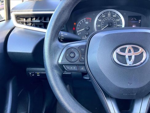 Used 2022 Toyota Corolla LE FWD image 23
