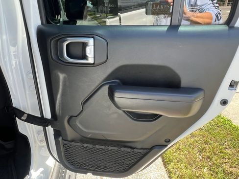 Used 2020 Jeep Gladiator Sport w/ Quick Order Package 24S image 36