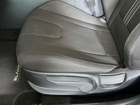 Used 2024 Hyundai Elantra SEL w/ Convenience Package FWD image 19