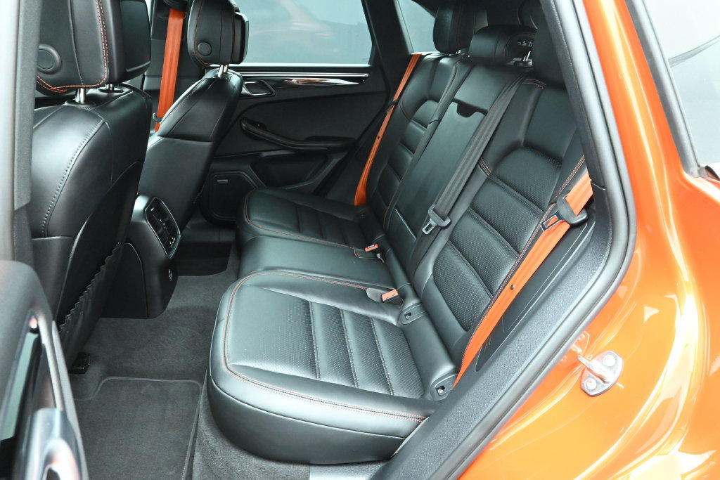 Certified 2024 Porsche Macan Turbo AWD/4WD image 26