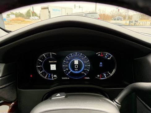 Used 2020 Cadillac Escalade ESV Luxury AWD/4WD image 13