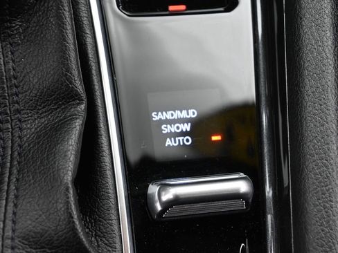 Used 2023 Jeep Compass Latitude image 16