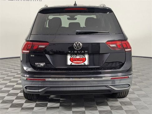 Used 2022 Volkswagen Tiguan SE image 6