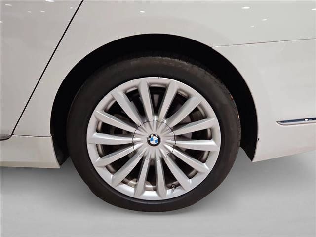 Used 2017 BMW 740i RWD image 19