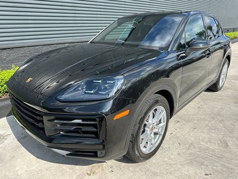 Used 2024 Porsche Cayenne image 7
