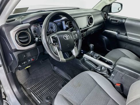 Used 2021 Toyota Tacoma SR5 AWD/4WD image 30