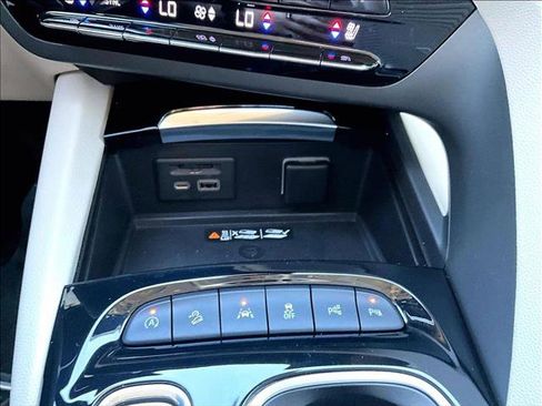 Used 2021 Buick Envision Avenir w/ Technology Package II image 24